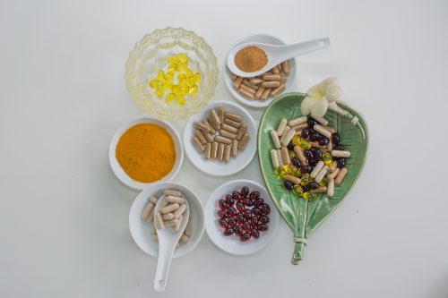 thao-duoc-teresa-herbs-dong-y-va-tay-y-trong-dieu-tri-benh-xuong-khop